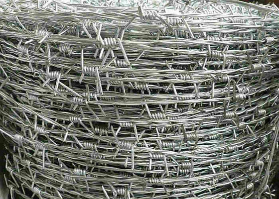 O zinco galvanizado torção do arame farpado Q195 revestiu 10cm para residencial