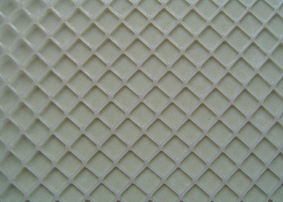 Espessura plástica de Mesh Hexagon Aperture Wear Resisting 3mm do fio da proteção da grama